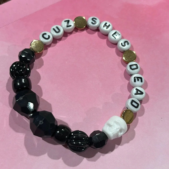 Taylor Swift Friendship Bracelet - Picture 1 of 3